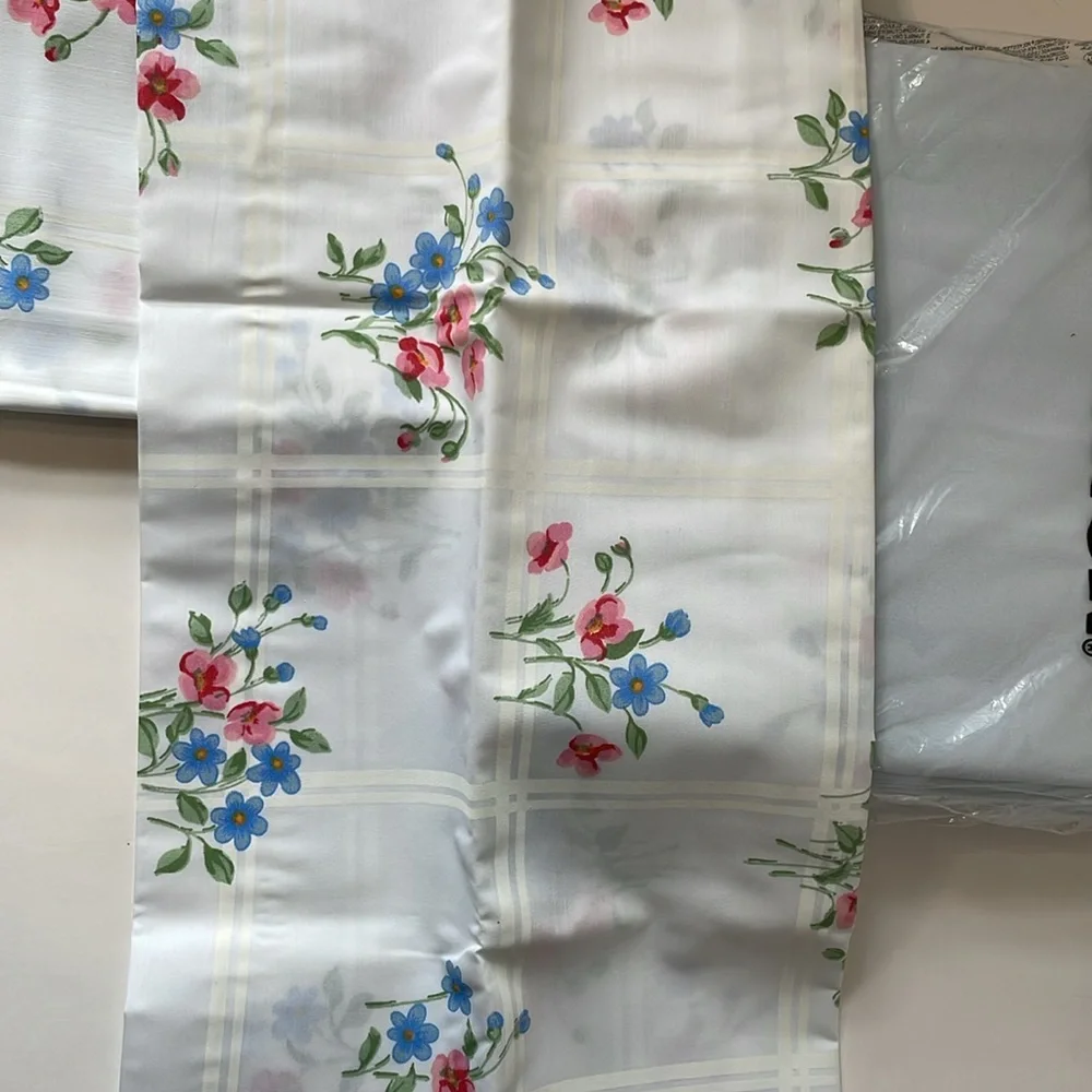 VTG Cannon 3 Pc Sheet Set, Queen flat and 2 pillow cases Muslin No- Iron